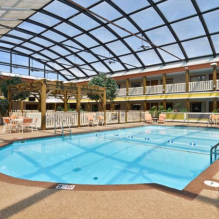 Best Western Plus Dubuque Hotel And Conference Center Exteriör bild