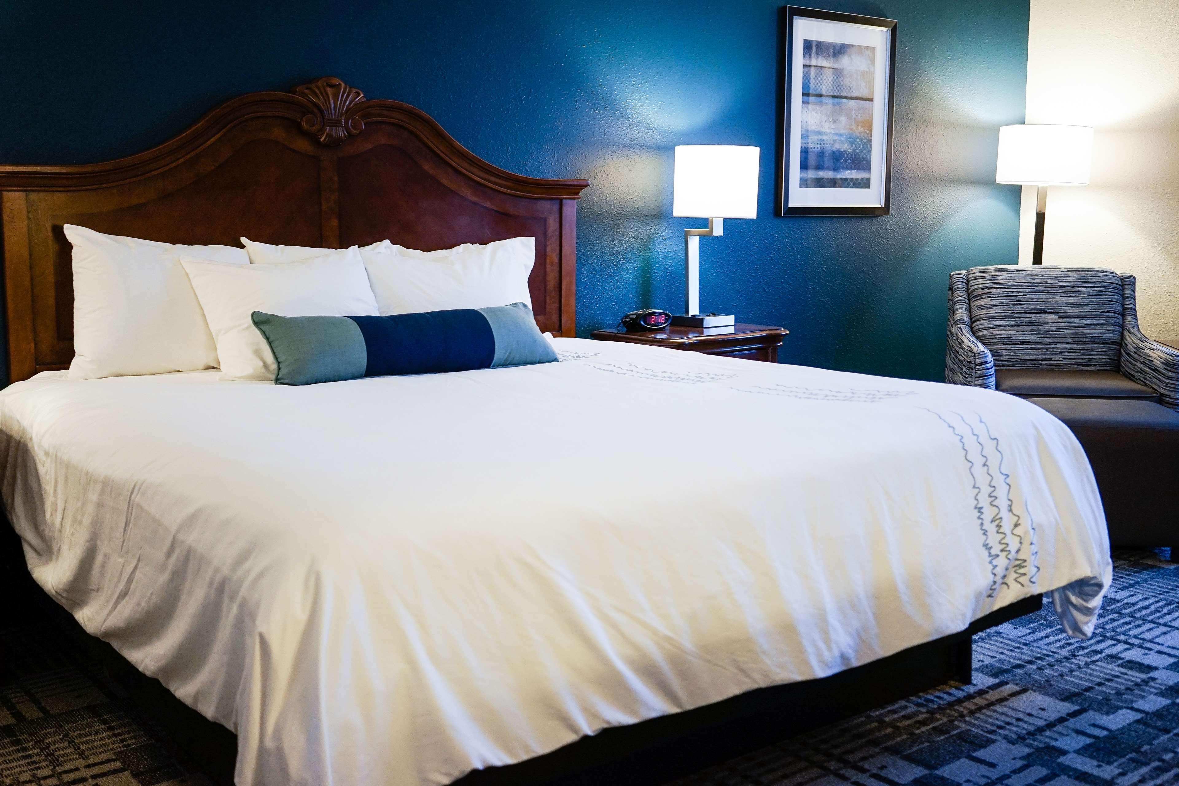 Best Western Plus Dubuque Hotel And Conference Center Exteriör bild