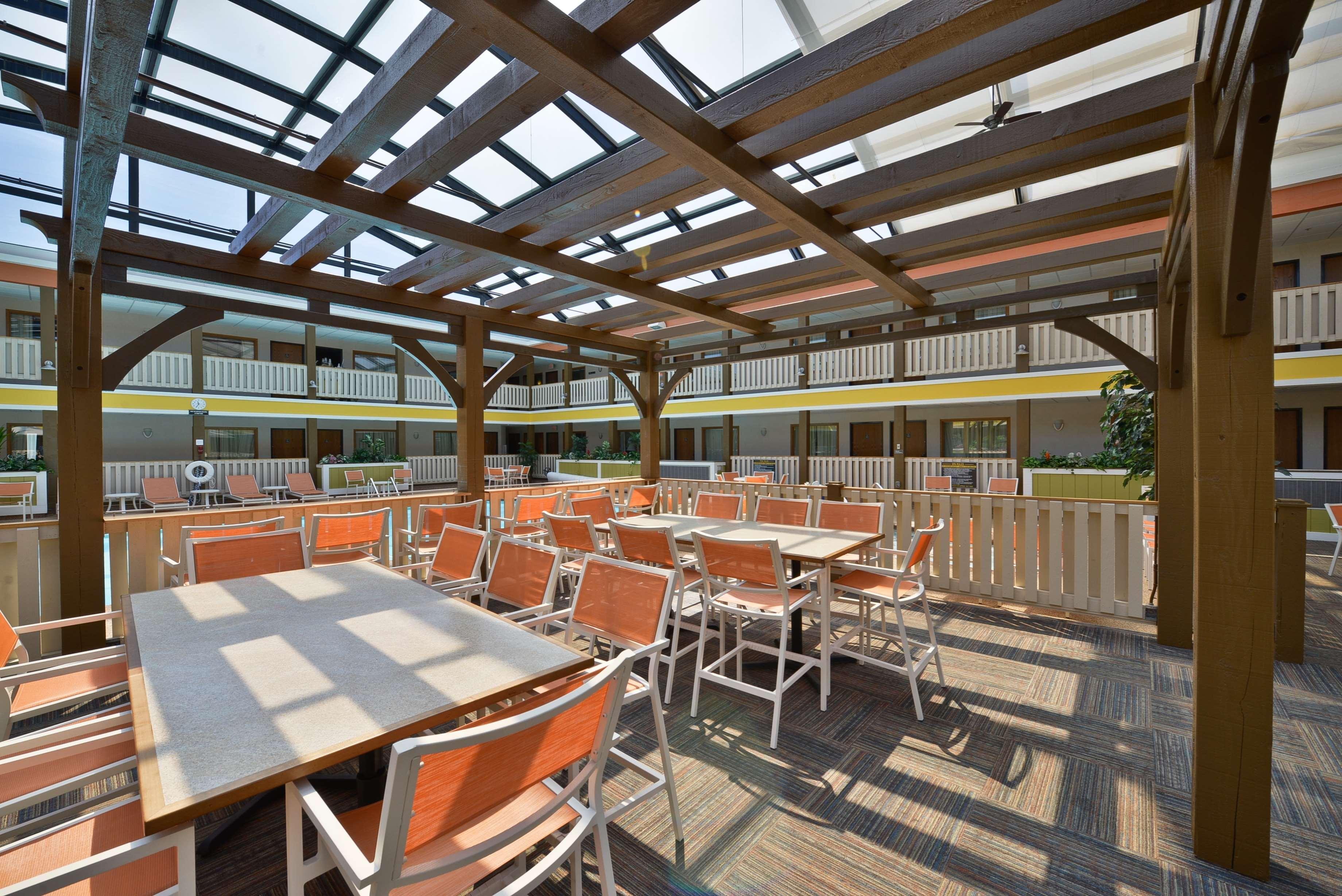 Best Western Plus Dubuque Hotel And Conference Center Exteriör bild