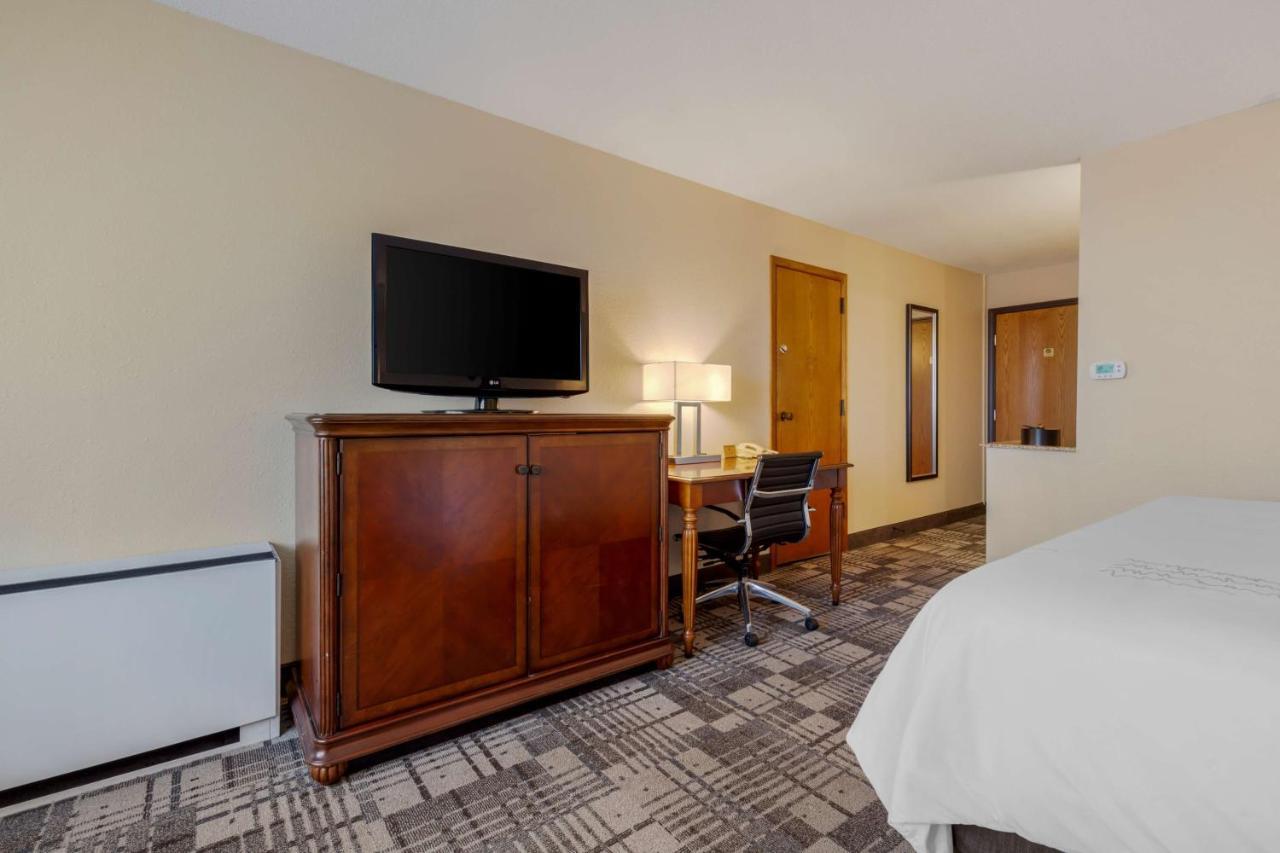 Best Western Plus Dubuque Hotel And Conference Center Exteriör bild