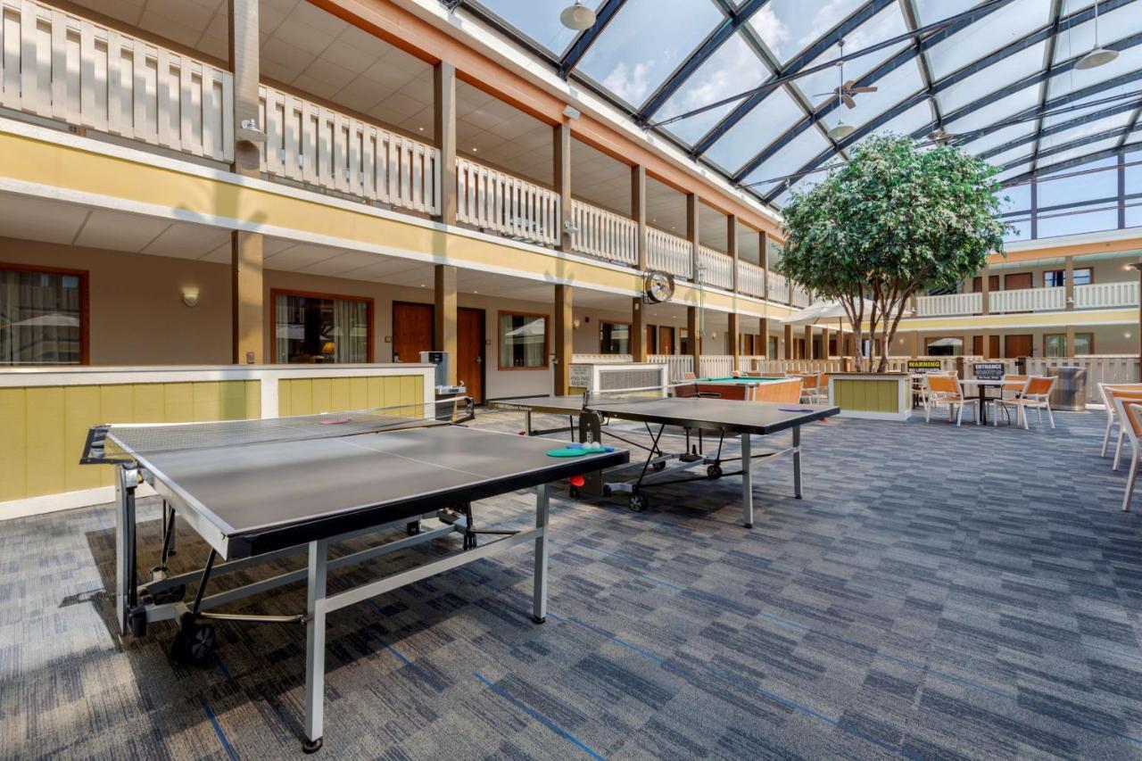 Best Western Plus Dubuque Hotel And Conference Center Exteriör bild
