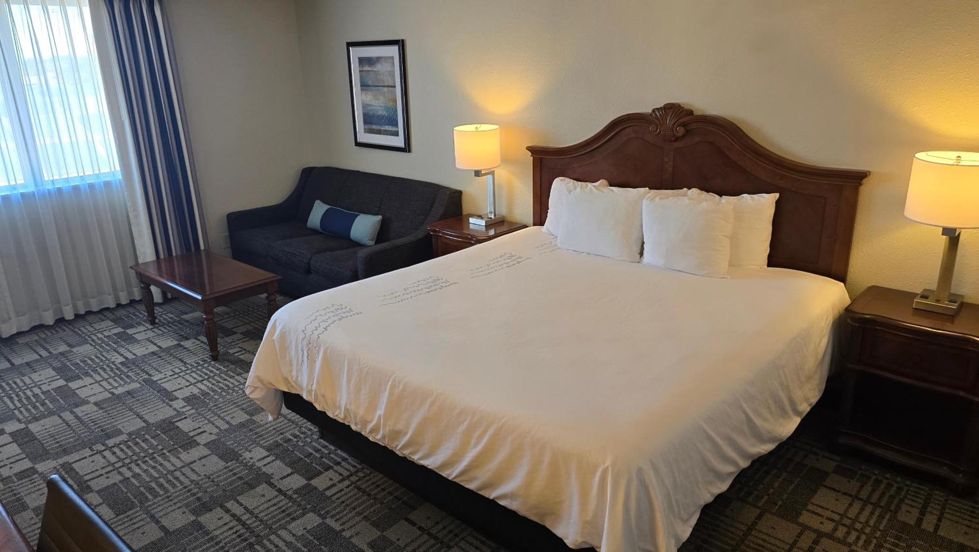 Best Western Plus Dubuque Hotel And Conference Center Exteriör bild